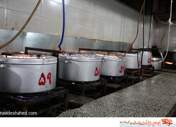 ۱۰۰۰۰ پرس غذای گرم در کرمانشاه طبخ و توزیع شد