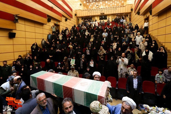 بزرگداشت آیت الله اشرفی اصفهانی و تشییع شهید گمنام بزرگداشت آیت الله اشرفی اصفهانی و تشییع شهید گمنام