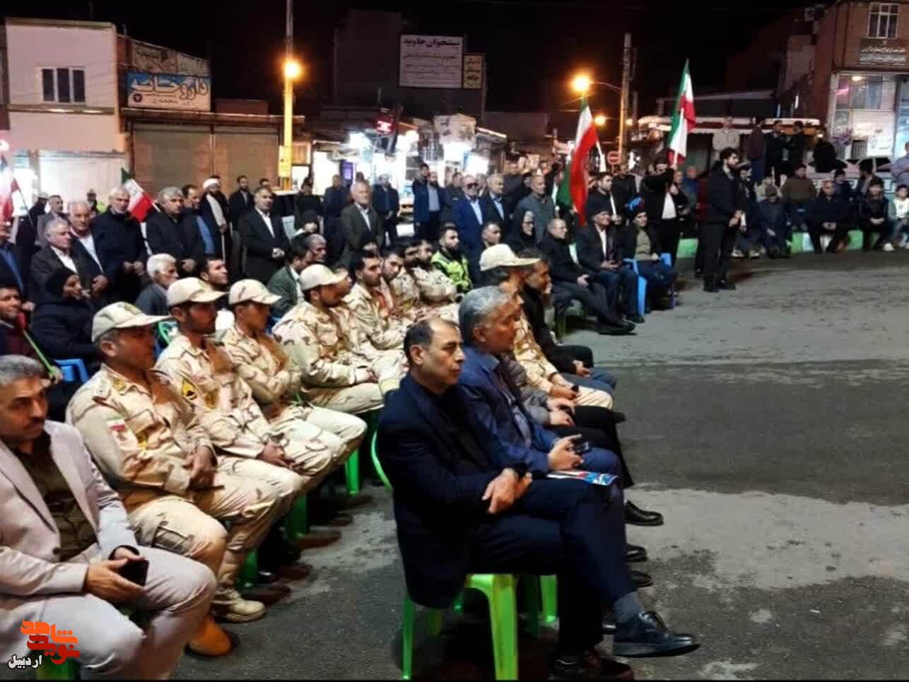 دفاع از ایران یعنی دفاع نظامی و تلاش برای کاهش مشکلات اقتصادی خانواده‌ها