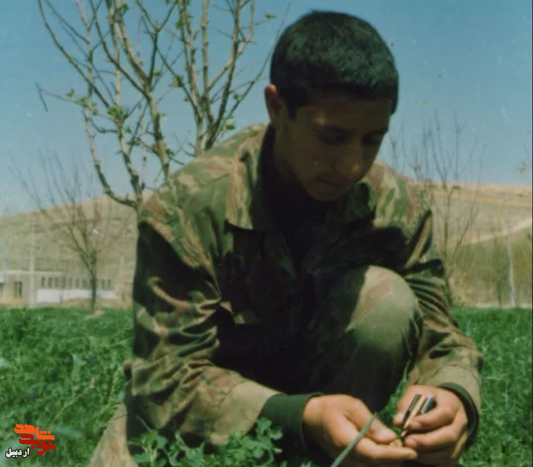 تصاویر کمتر دیده شده از شهید «بایرامعلی بهمنی» تصاویر کمتر دیده شده از شهید «بایرامعلی بهمنی»