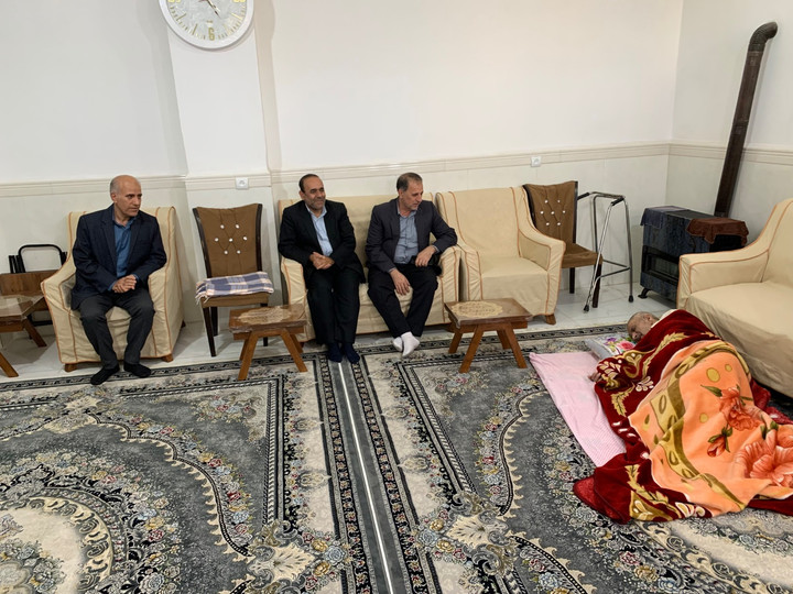 مدیرکل بنیاد شهید کردستان از خانواده شهید گلباغی مرادی و جانباز آزاده باقی روح‌الهی عیادت کرد